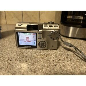 Olympus Camedia C7000 Zoom C-7000 ZOOM 7.1MP Compact Digital Camera